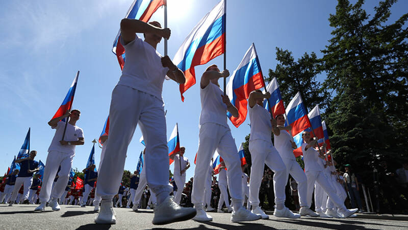 Более 2 тыс. человек приняли участие в спортивном шествии на выставке &laquo;Россия&raquo;