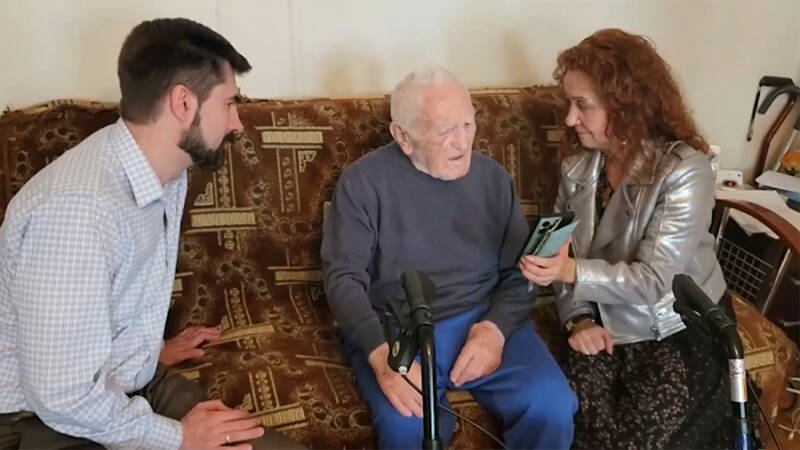 В Нью-Йорке общество &laquo;Русская молодежь Америки&raquo; поздравило ветеранов с Днем Победы