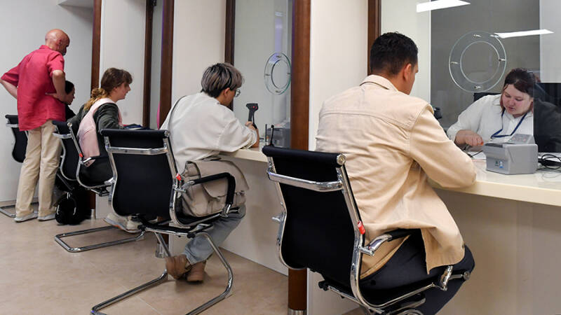 Где россиянам легче всего получить шенгенскую визу. Разбор &laquo;Известий&raquo;