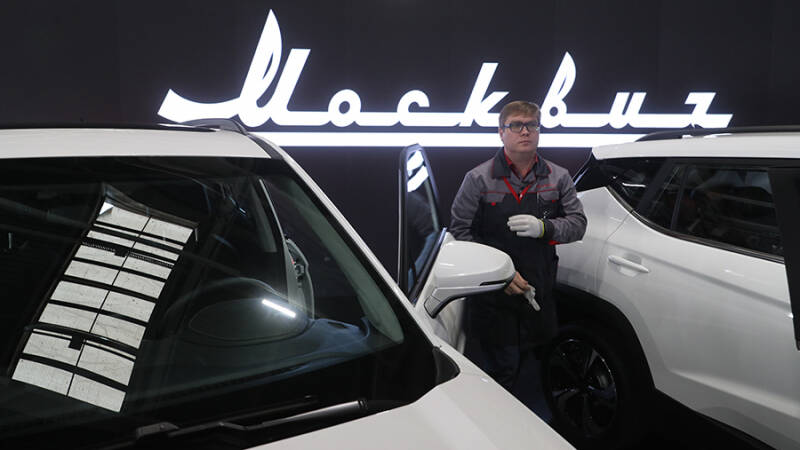 Суд приостановил решение по взысканию задолженности с &laquo;Москвича&raquo;