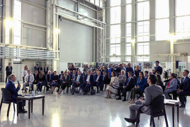 «Наука стоять на месте не будет ни при каких обстоятельствах»