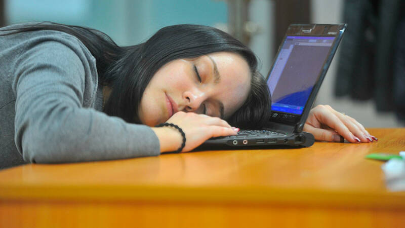 Сомнолог&nbsp;рассказал о связи между нарушениями сна и лишним весом