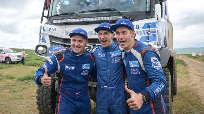 Полосатый ралли-рейд: как &laquo;КАМАЗ-мастер&raquo; выиграл &laquo;Шелковый путь - 2024&raquo;