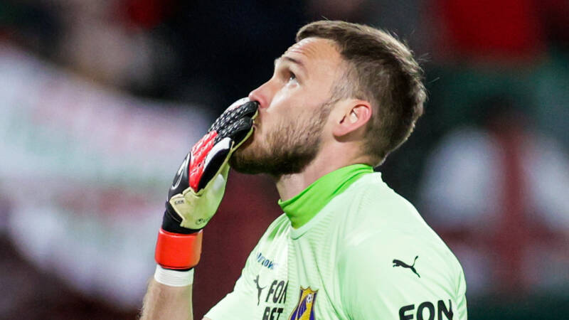 &laquo;Сафонов будет играть в ПСЖ, если окажется сильнее&raquo;