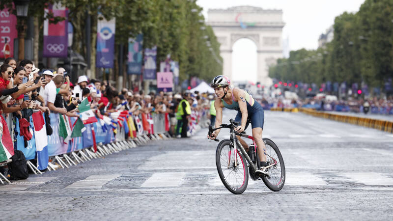 Захарова указала на двойные стандарты МОК в вопросе отстранения стран от ОИ