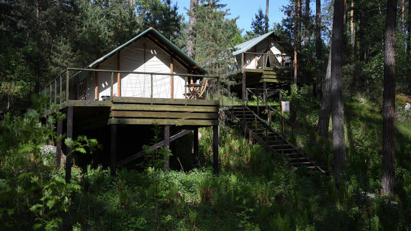 &laquo;Работает Днепр&raquo;: мошенники стали приглашать россиян в фальшивые глэмпинги