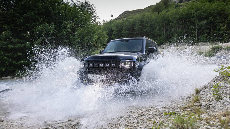 Чемодан с ручками: китайцы создали автомобиль для путешествий