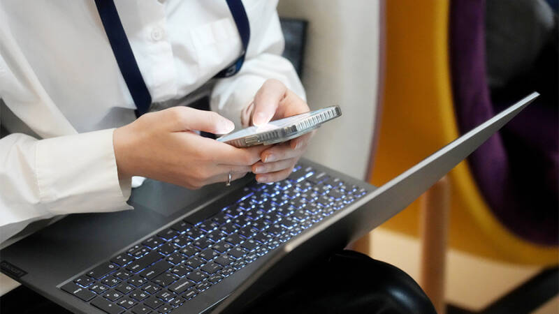 В WhatsApp на iOS стала доступна вкладка &laquo;Избранное&raquo;